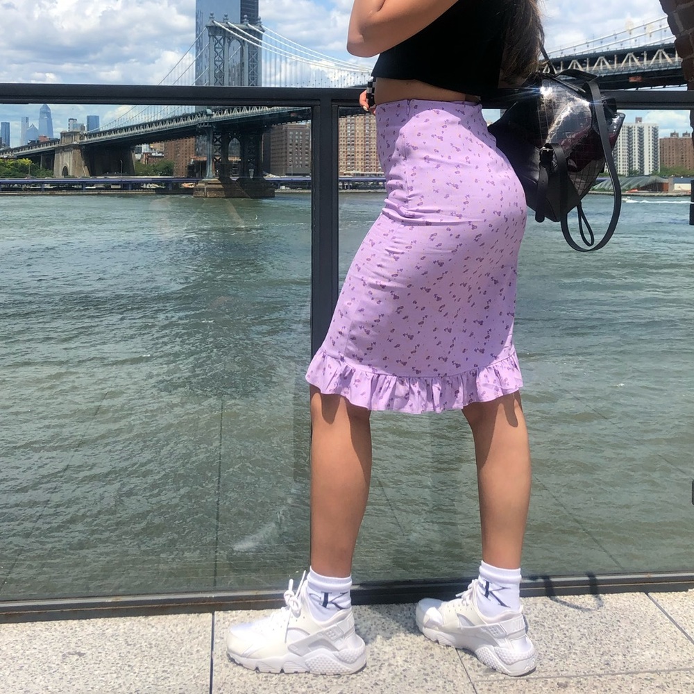MIDI purple skirt